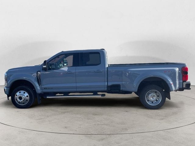 Used 2025 Ford F-450SD Lariat 4D Crew Cab – 1FT8W4DT2SEC52139